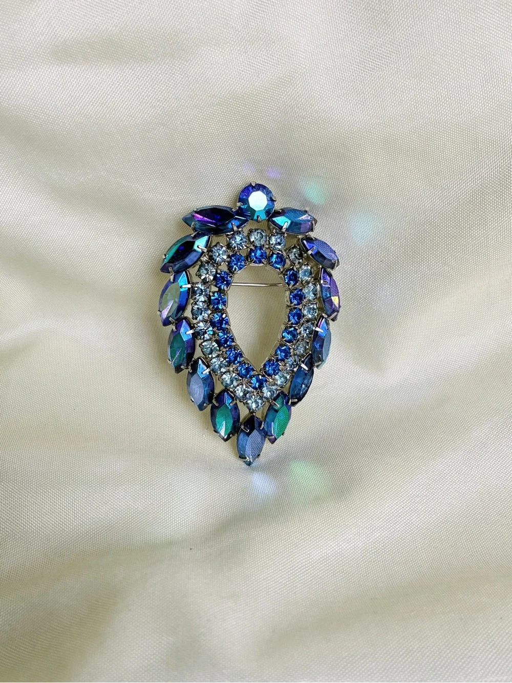 Vintage D&E Juliana For Sarah Coventry Blue Lagoon AB Rhinestone Brooch #retro